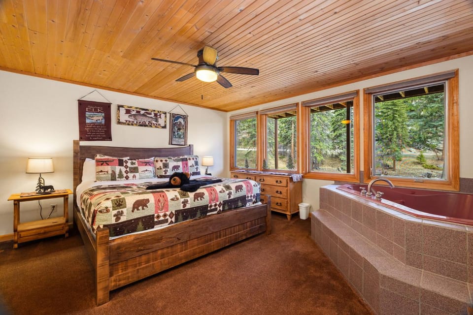Creekside Suites 17 by Estes Park Condos Apartment in Estes Park