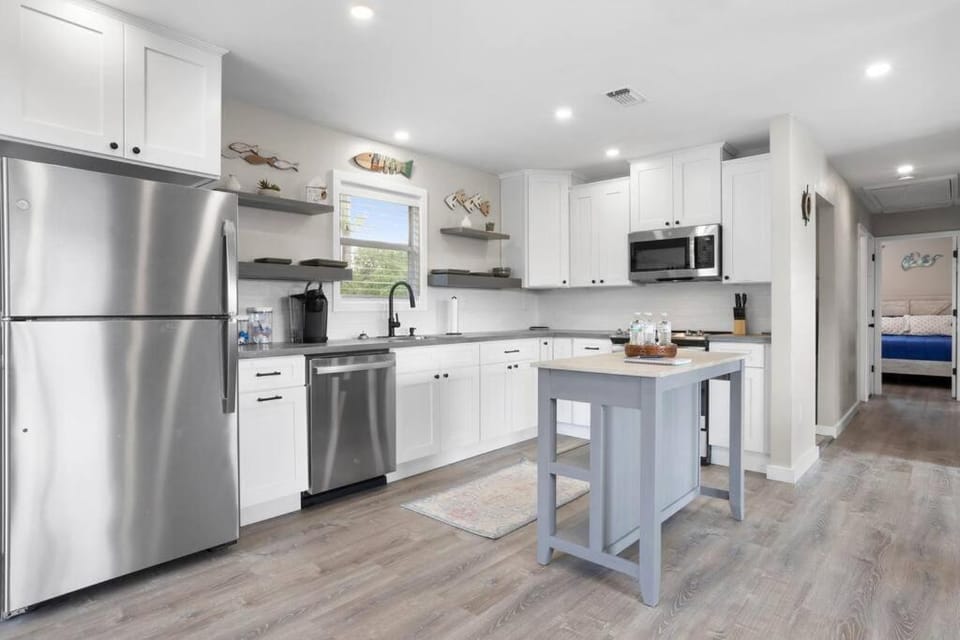 Kitchen or kitchenette, dishwasher, minibar, pet friendly, stove, toaster