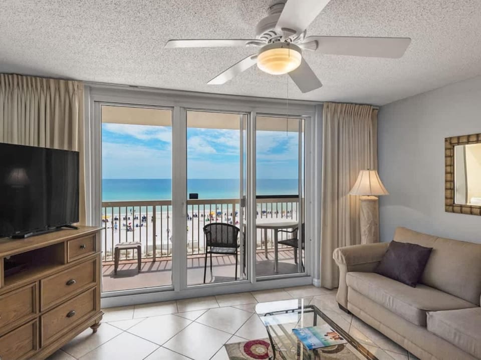 Pelican Beach Resort 405 House in Destin