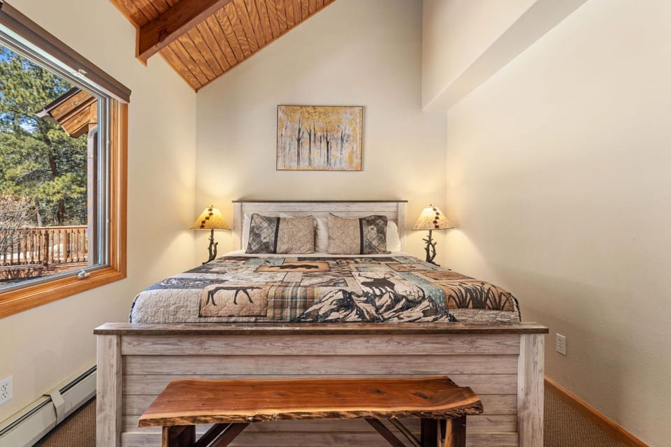 Creekside Suites 03 by Estes Park Condos Apartment in Estes Park