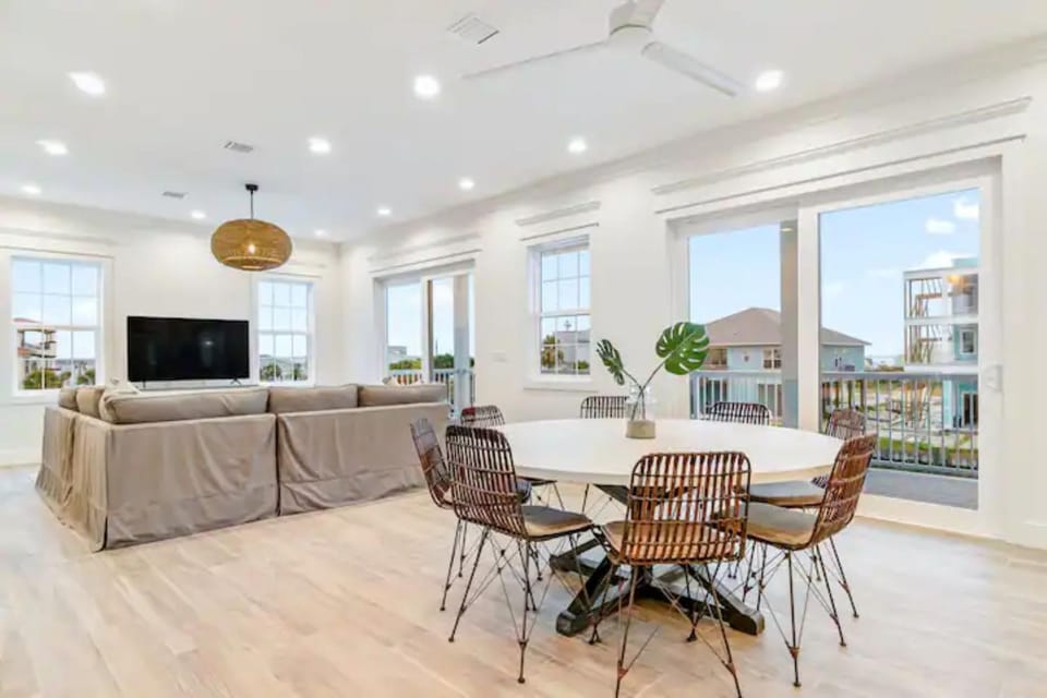 The Palms Apartment in Pensacola Beach