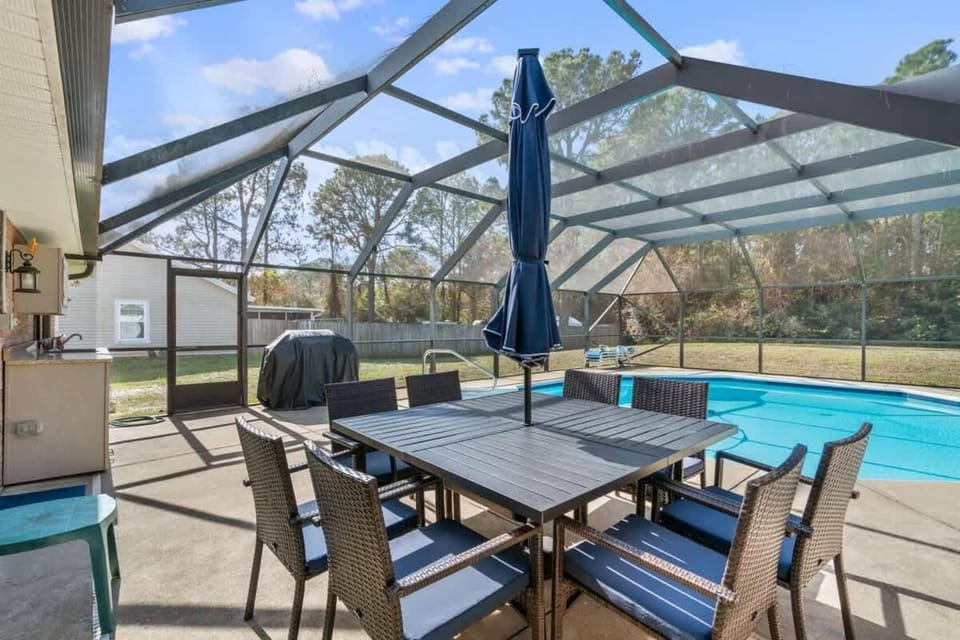 Hidden Jewel WITH A POOL House in Alabama