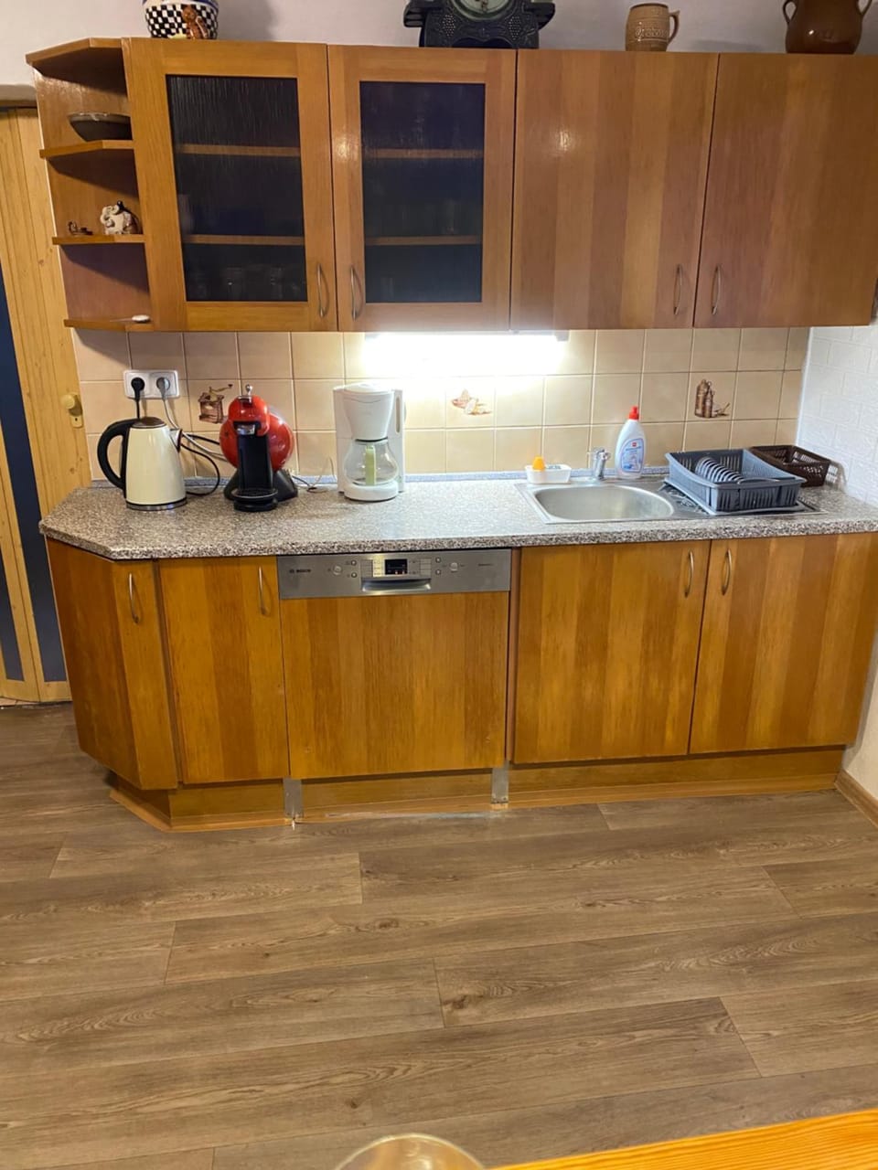 Kitchen or kitchenette, dishwasher