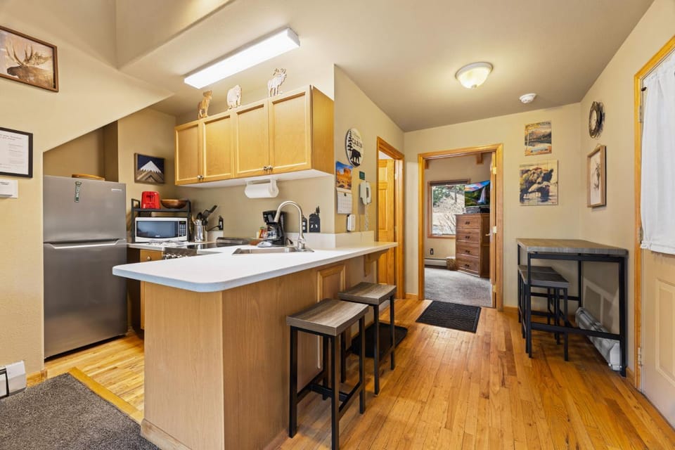 Creekside Suites 04 by Estes Park Condos Apartment in Estes Park