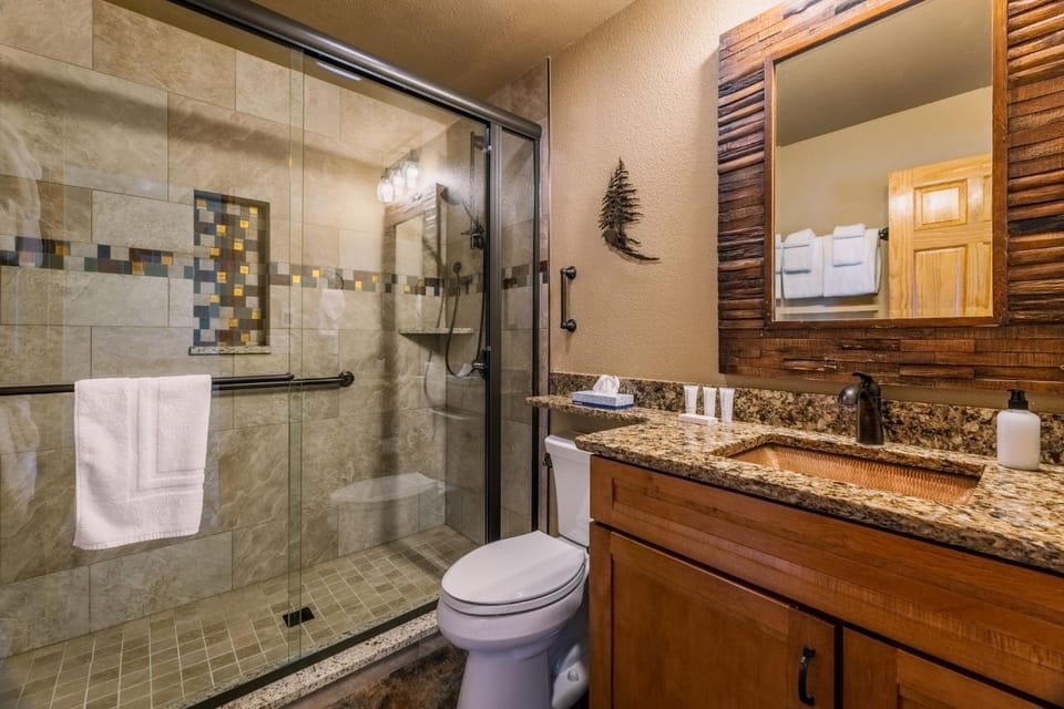 Creekside Suites 05 by Estes Park Condos Apartment in Estes Park