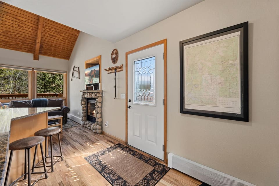 Creekside Suites 05 by Estes Park Condos Apartment in Estes Park