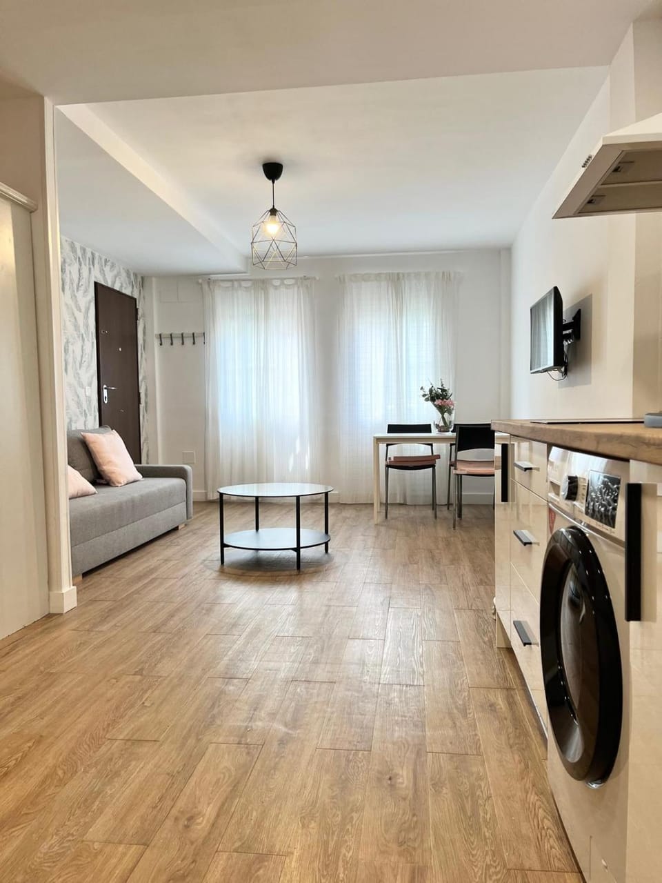 Kitchen or kitchenette, Seating area