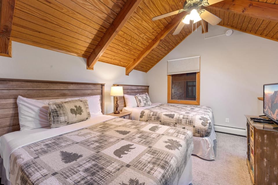 Creekside Suites 20 by Estes Park Condos Apartment in Estes Park