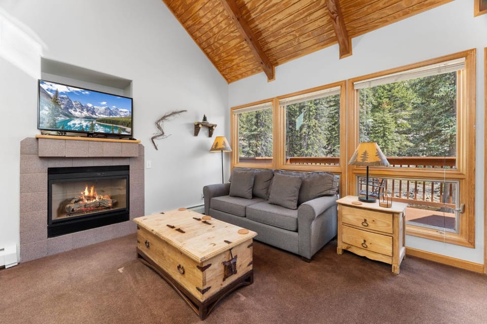 Creekside Suites 18 by Estes Park Condos Apartment in Estes Park