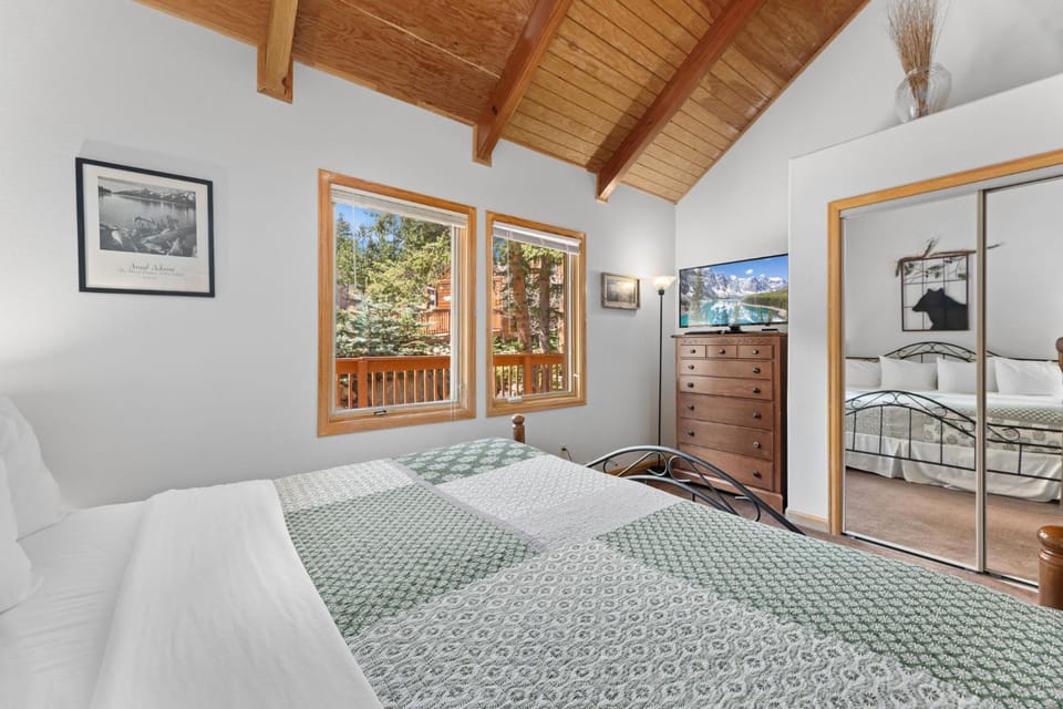 Creekside Suites 18 by Estes Park Condos Apartment in Estes Park