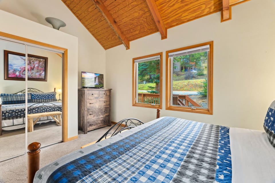 Creekside Suites 21 by Estes Park Condos Apartment in Estes Park