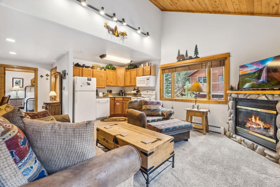 Bugle Pointe A01 by Estes Park Condos Apartment in Estes Park