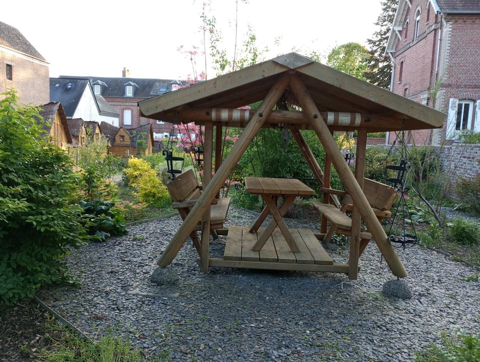 Maisonnette de Gadag Campground/ 
RV Resort in Normandy