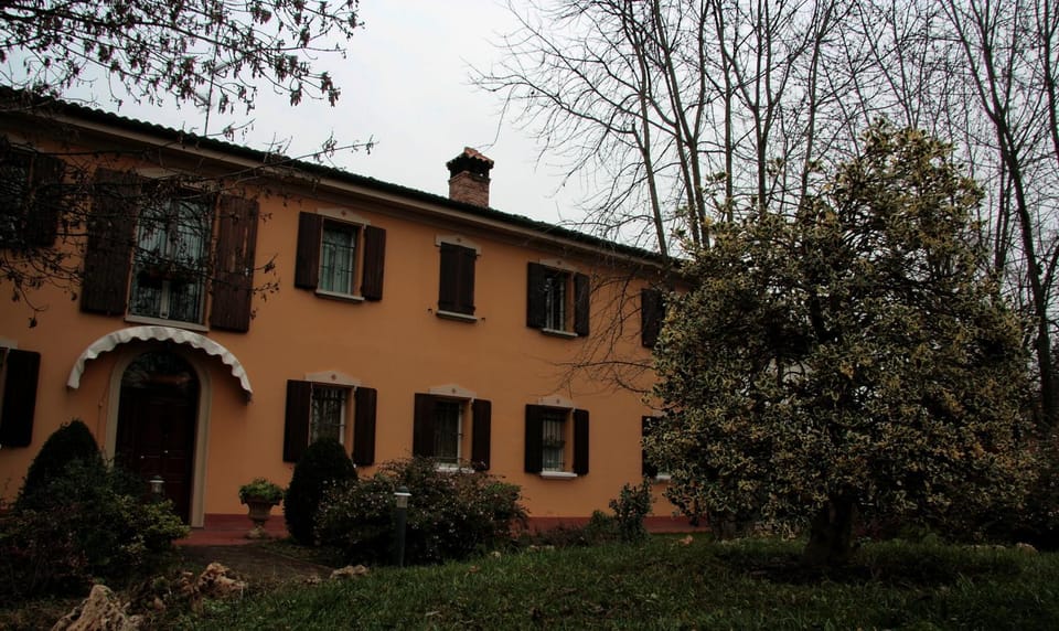Property building, Facade/entrance, Garden