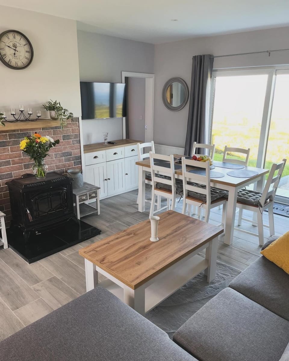 Castle View Cottage - Entire Home House in County Kerry