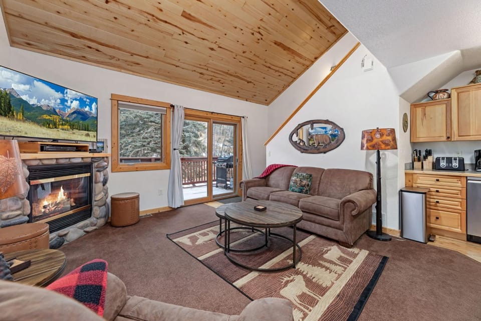 Bugle Pointe A10 by Estes Park Condos Apartment in Estes Park