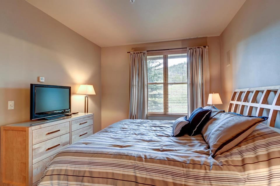 Corral 102S by Great Western Lodging Apartment in Breckenridge