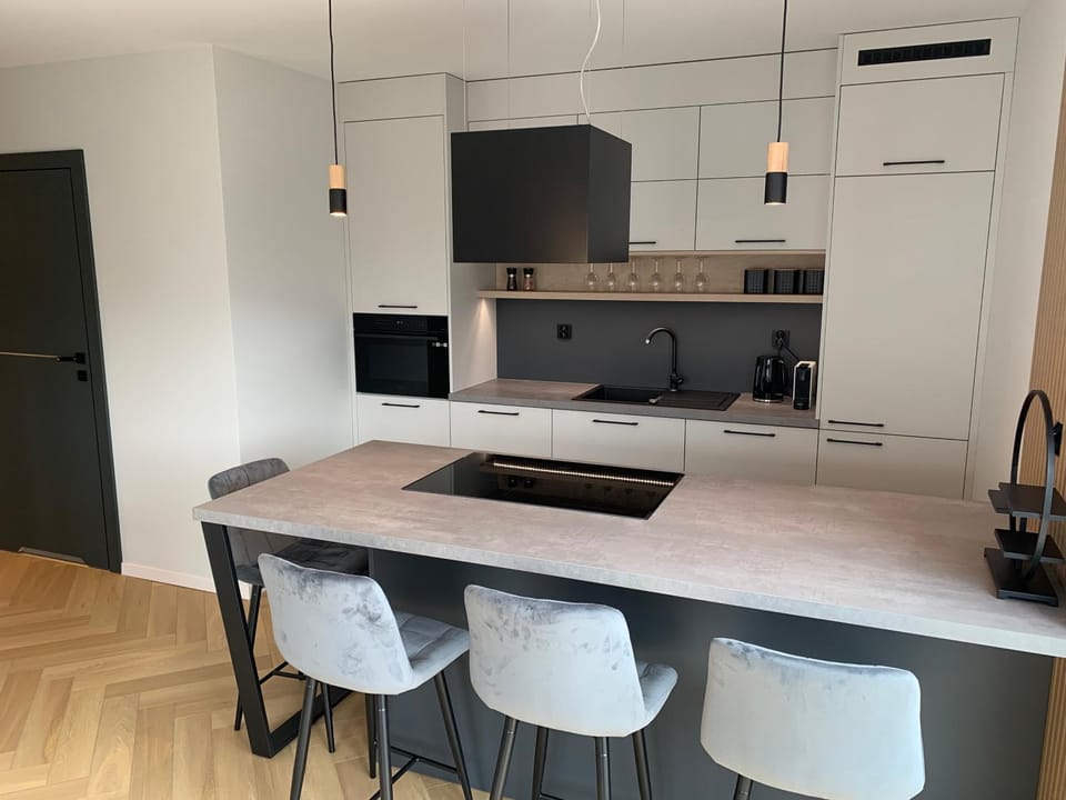 Kitchen or kitchenette, Dining area, oven, stove