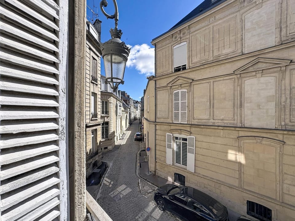 City view, Street view