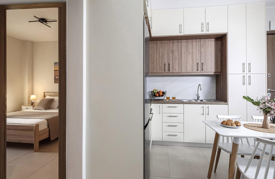 Kitchen or kitchenette, Dining area, Bedroom