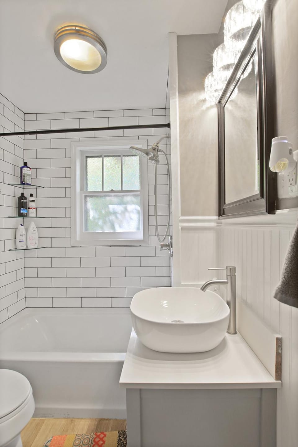 Bohemian Bungalow Pac-Man, walk downtown, pet friendly House in Columbia