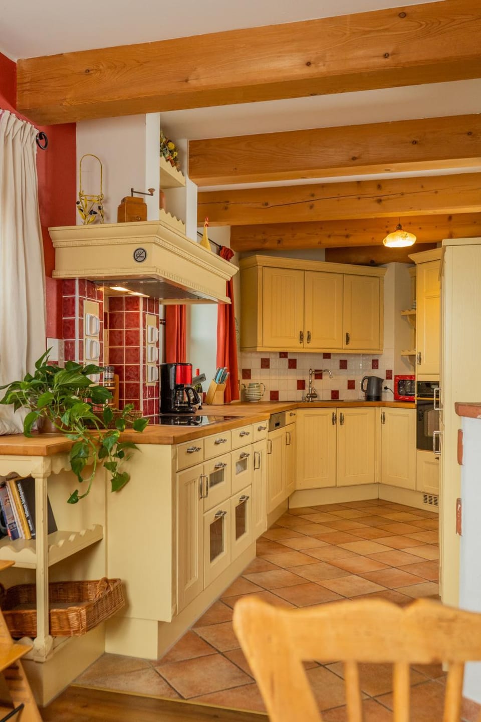 Kitchen or kitchenette, Dining area, dishwasher, stove