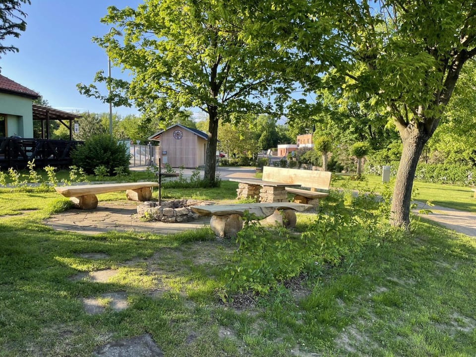 Garden, Seating area, Garden view