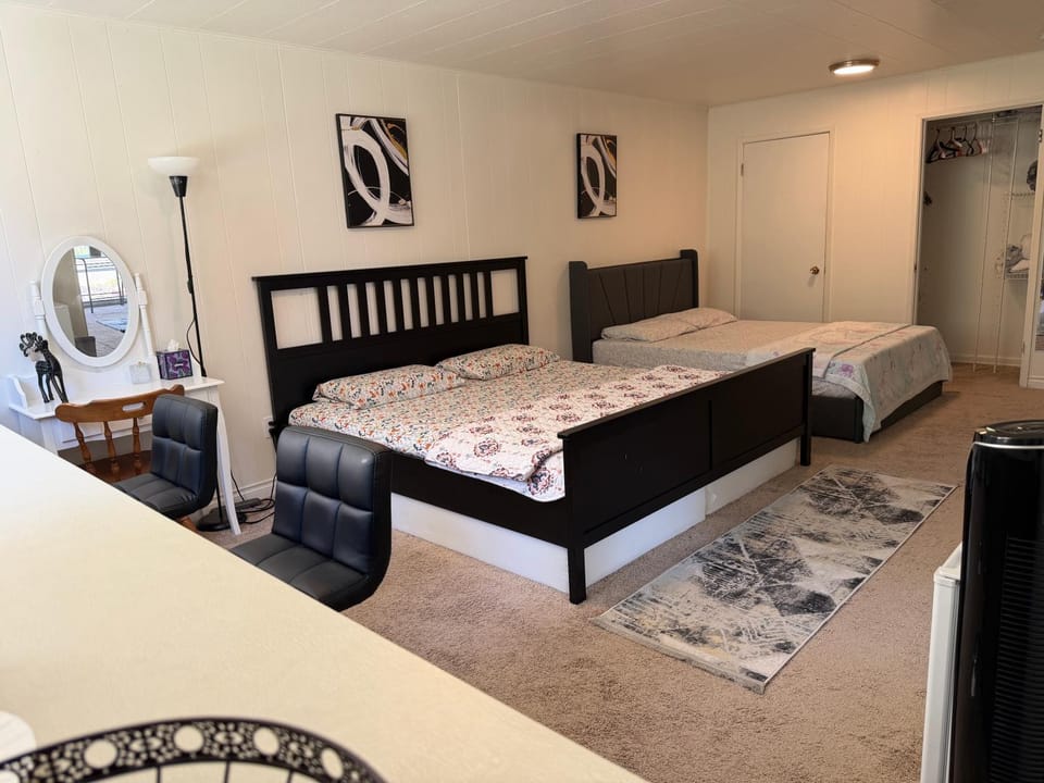 Music suite of single house first floor Bed and Breakfast in Redmond
