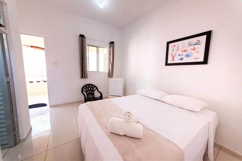 Bed, Bedroom, minibar, towels