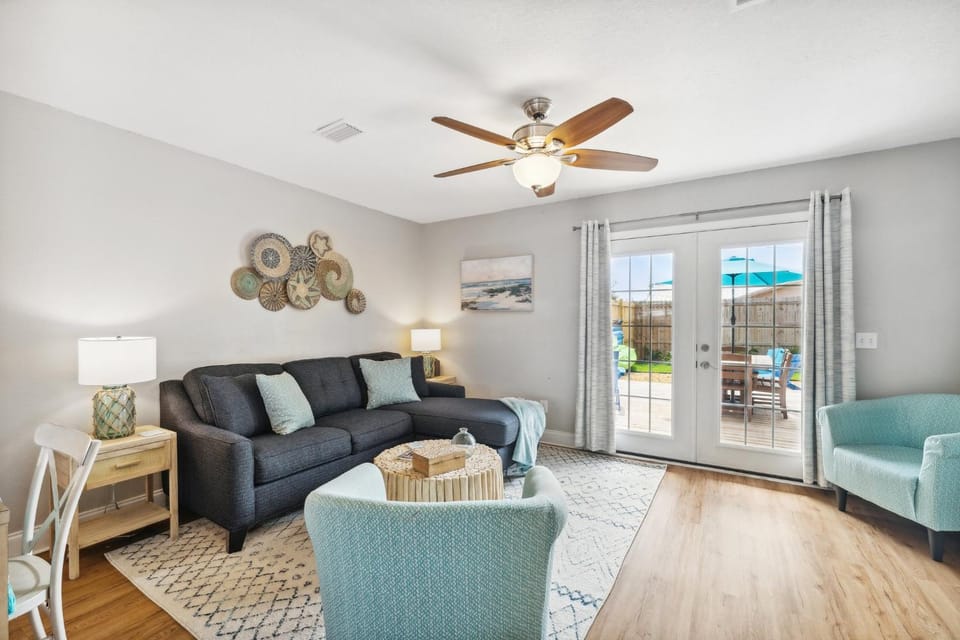 Living room, Seating area
