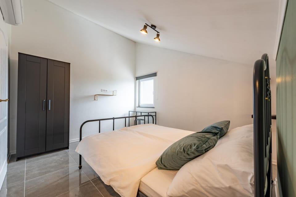 Master Road House Apartment in Zadar County