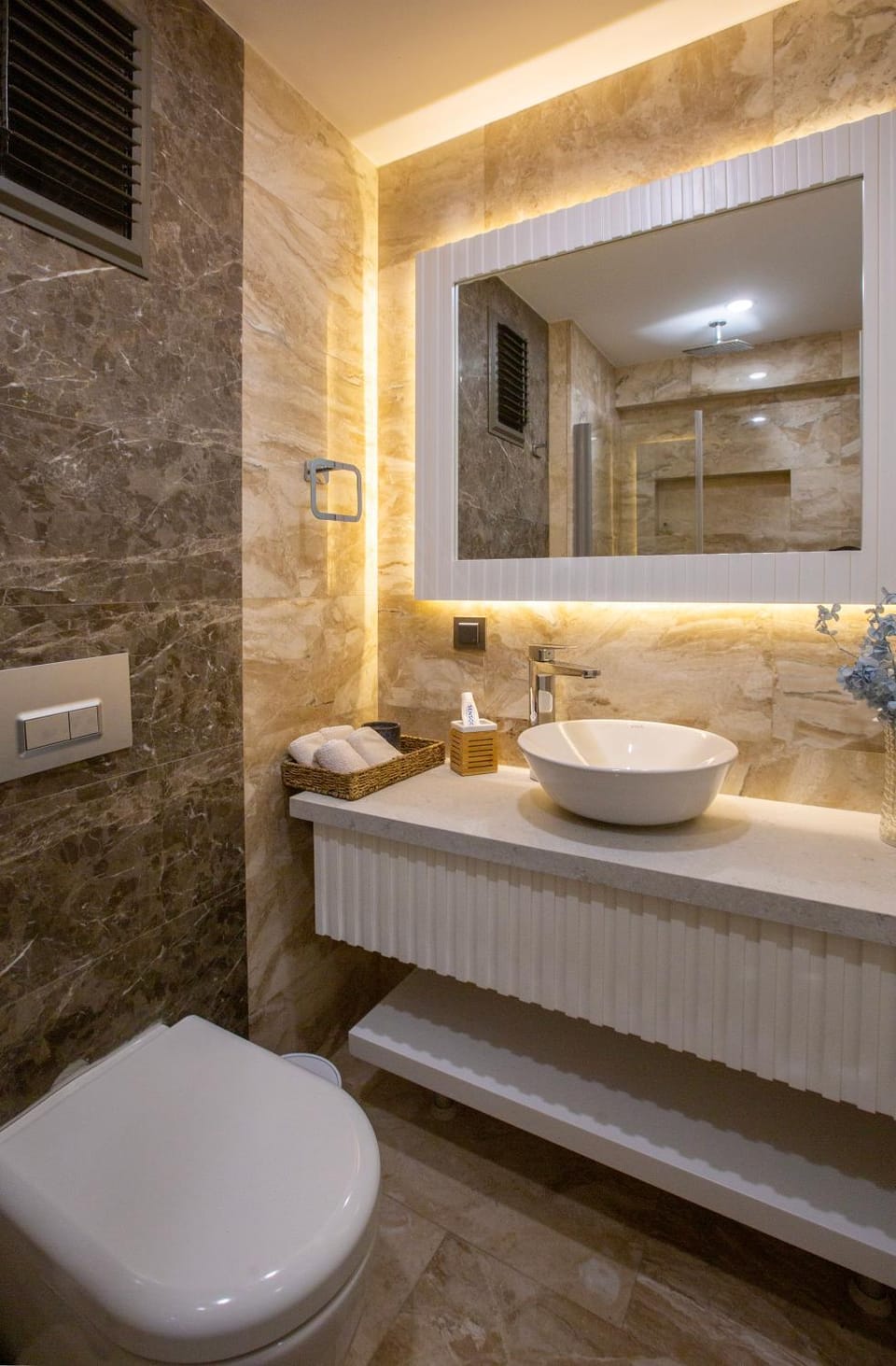 Shower, Toilet, Bathroom, Bath