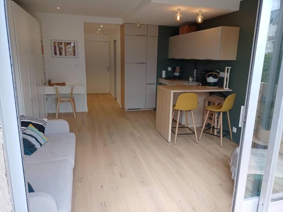 Ty Jolie Super Grand Studio avec Parking et Terrasse Apartment in Rennes