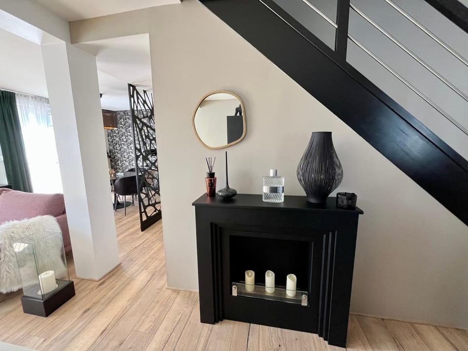 Property building, Facade/entrance, Living room