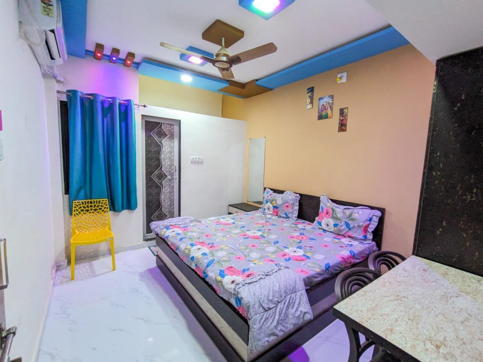 Bed, Photo of the whole room, Bedroom, air conditioner