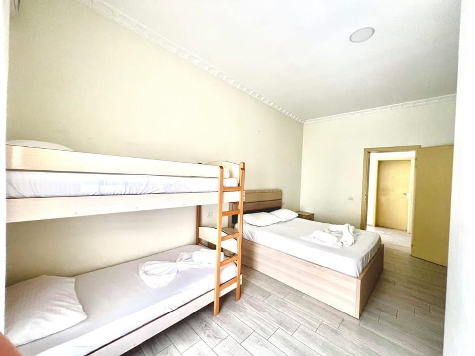 Bed, Photo of the whole room, Bedroom, bunk bed, towels