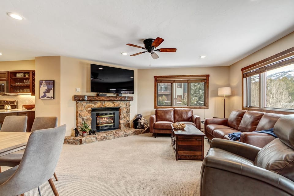 Mountain View Easy - Woods Manor A201 by Great Western Lodging Apartment in Breckenridge