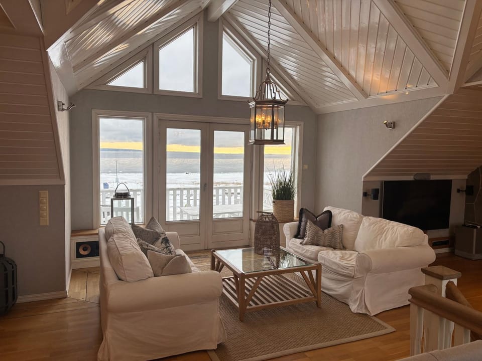Villa på Oslofjordens største og mest populære badestrand Villa in Viken, Norway