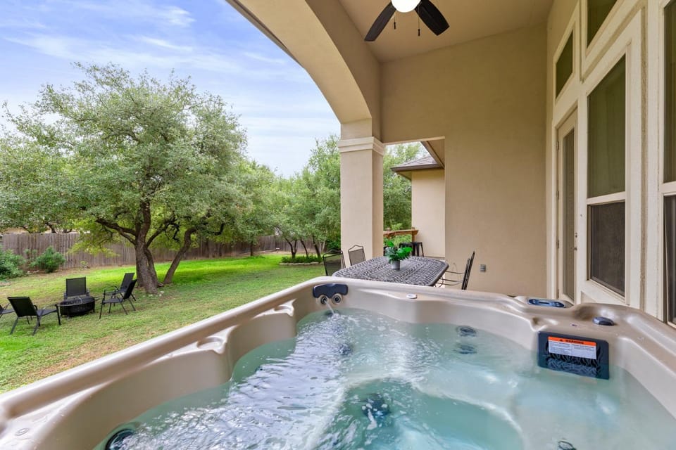 Hot Tub, Swimming pool