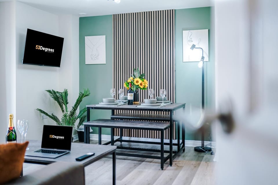 TV and multimedia, Dining area