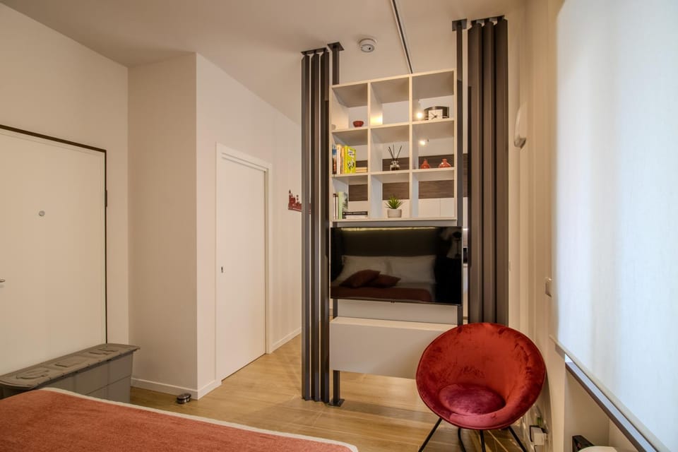 Photo of the whole room, Bedroom