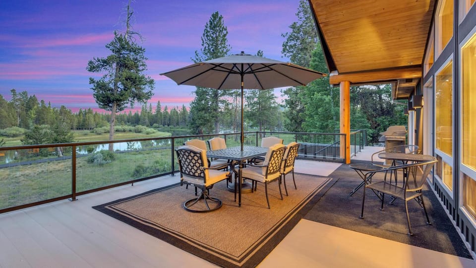 Pony Express 7 House in Three Rivers