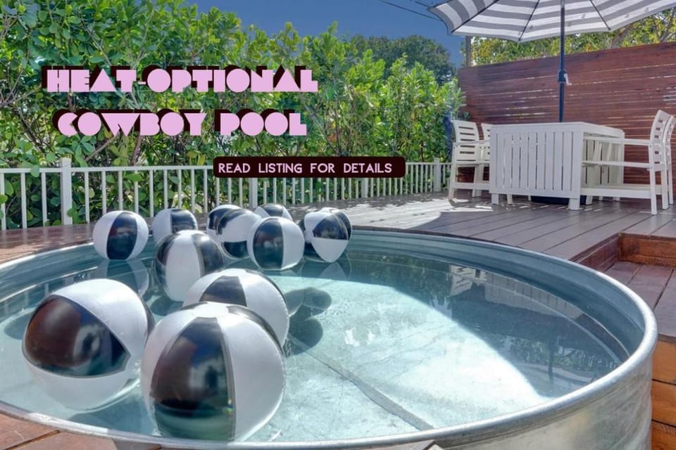 Day, Natural landscape, Pool view, Swimming pool