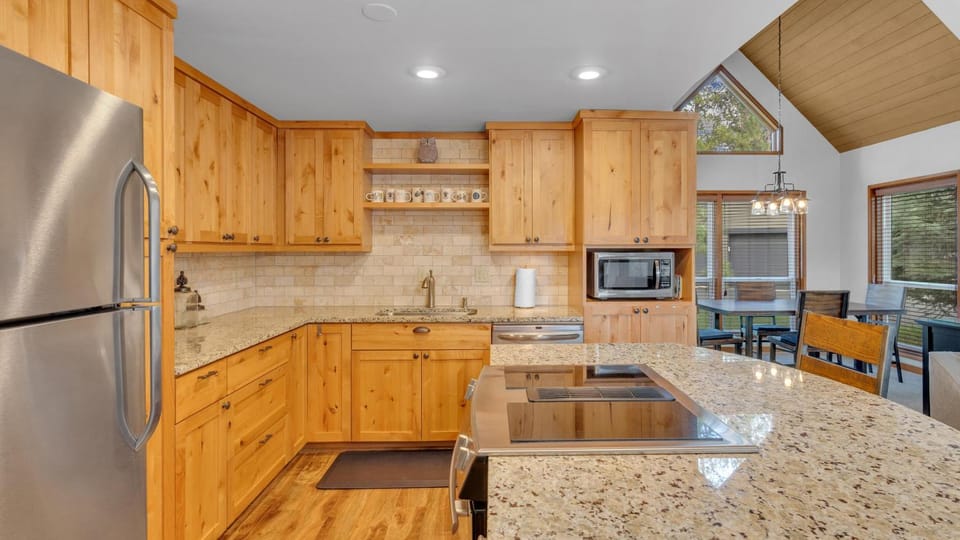 Kitchen or kitchenette, Dining area, dishwasher, oven, stove, toaster