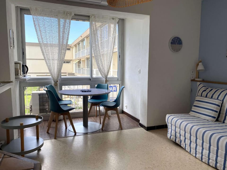 Appartement T1 climatisé avec cuisine équipée, TV, lave-linge, proche centre Balaruc-les-Bains - FR-1-553-258 Apartment in Balaruc-les-Bains