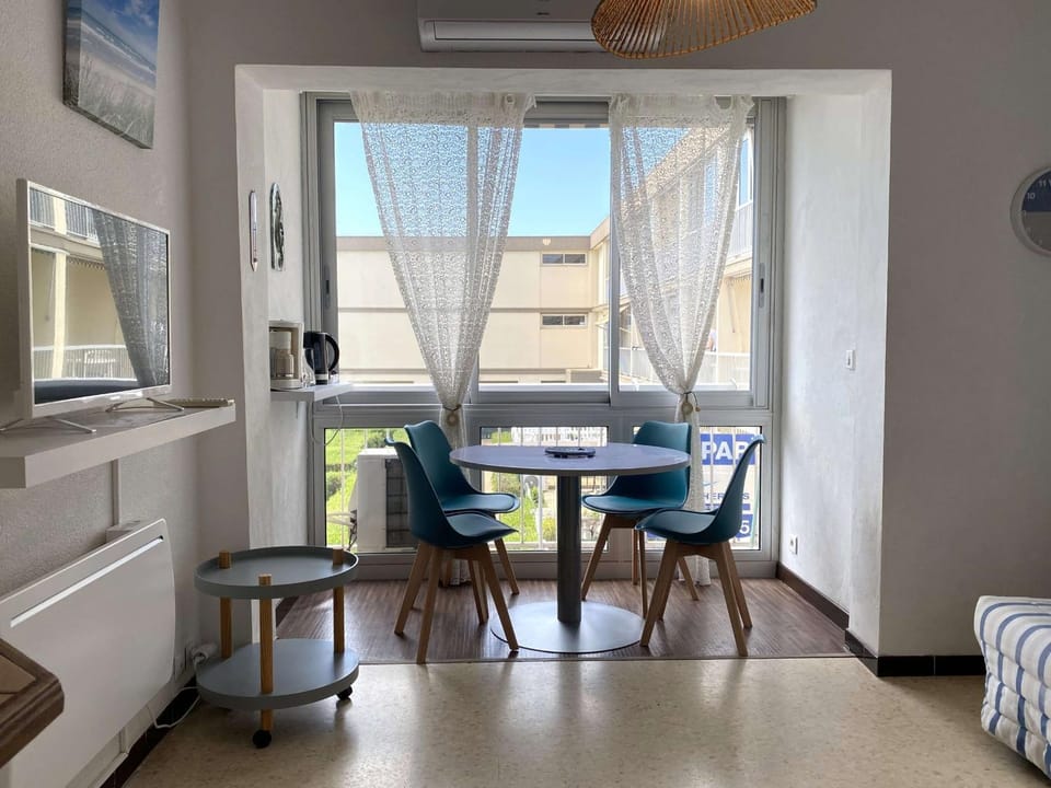 Appartement T1 climatisé avec cuisine équipée, TV, lave-linge, proche centre Balaruc-les-Bains - FR-1-553-258 Apartment in Balaruc-les-Bains