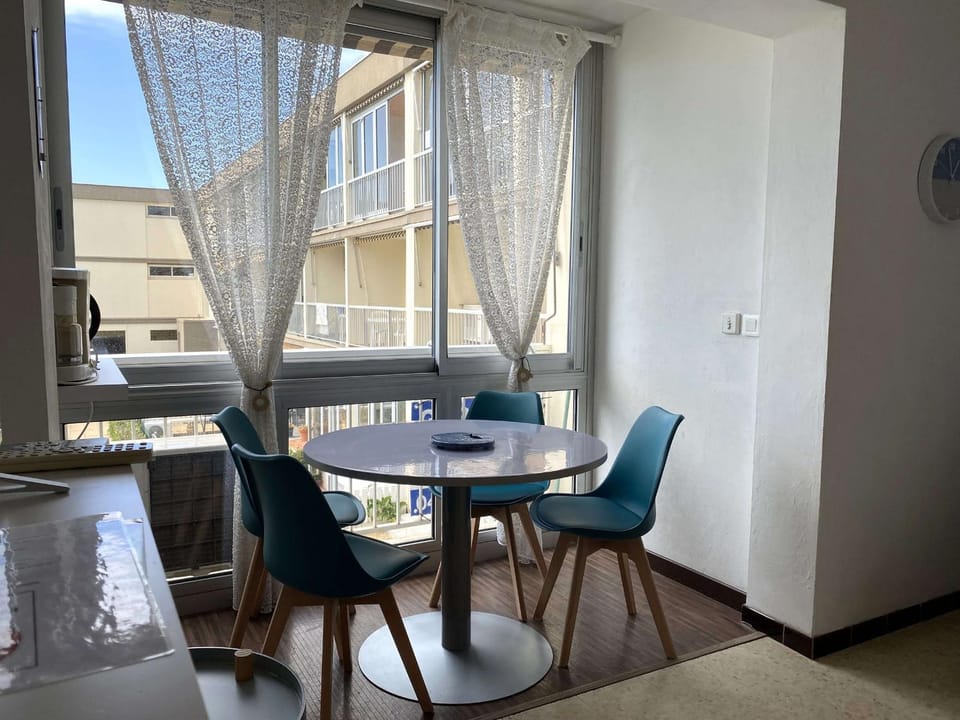 Appartement T1 climatisé avec cuisine équipée, TV, lave-linge, proche centre Balaruc-les-Bains - FR-1-553-258 Apartment in Balaruc-les-Bains