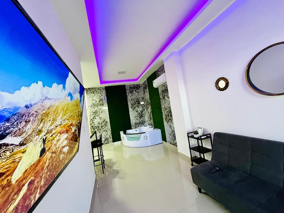 Hermosa Suite & Jacuzzi & Balcón - Piso 1 - 10min del Consulado Americano Apartment in Guayaquil