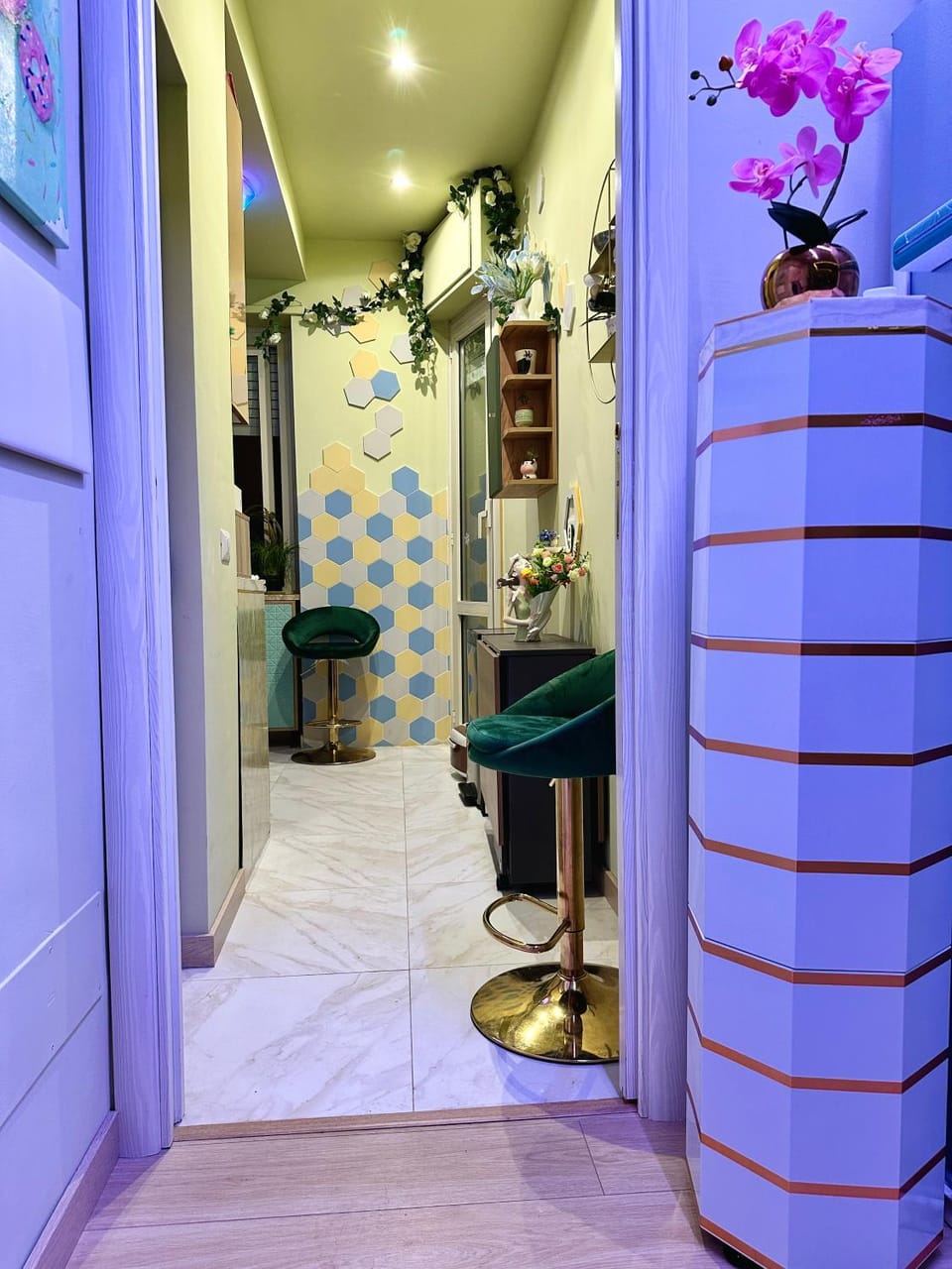 Kitchen or kitchenette, Internal: Not applicable to any particular room