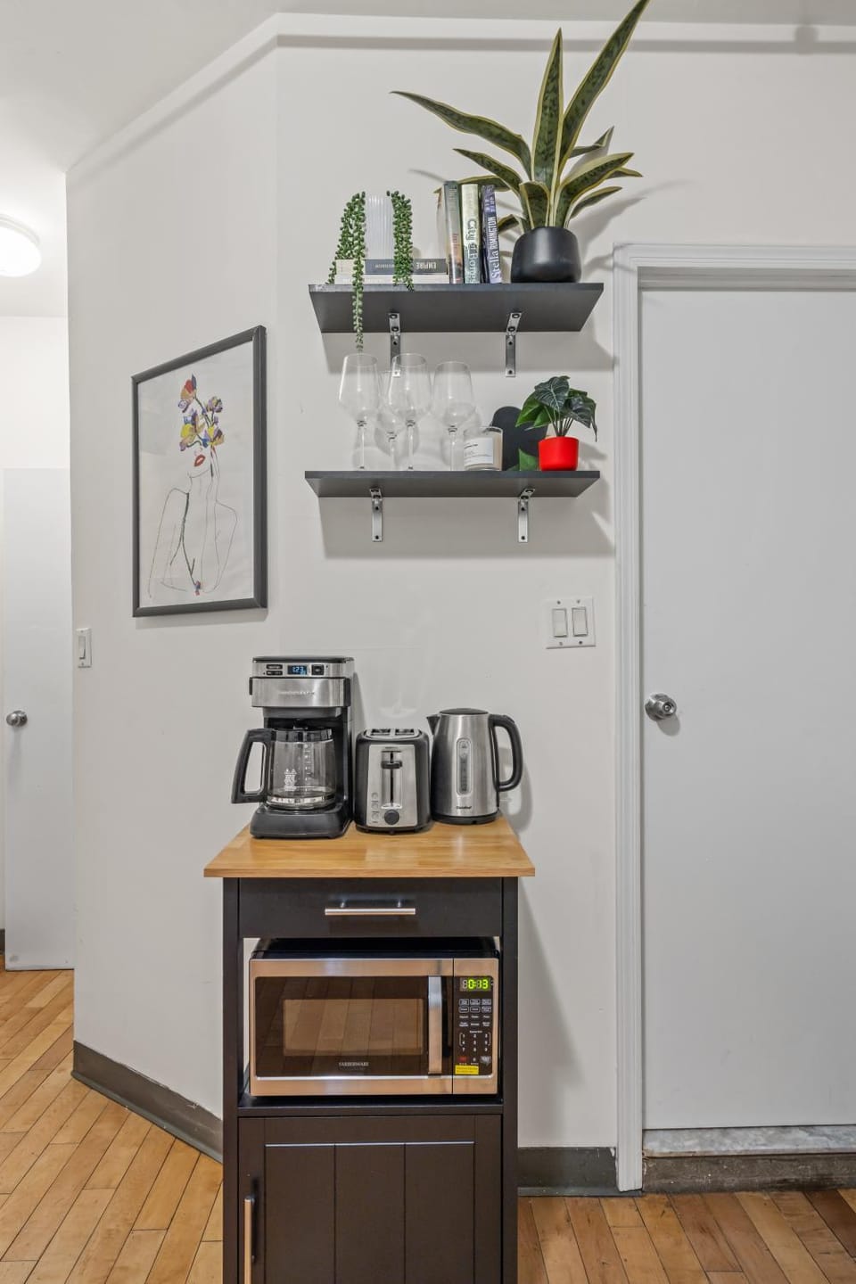 Kitchen or kitchenette